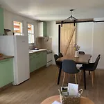 Chalet Et Etang, Exclusivement Privee *