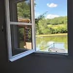 Et Etang, Exclusivement Privee