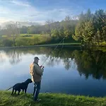 Et Etang, Exclusivement Privee