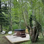 Chalet Et Etang, Exclusivement Privee