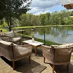 Chalet Et Etang, Exclusivement Privee