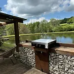 Chalet Et Etang, Exclusivement Privee Manzat