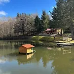 Et Etang, Exclusivement Privee *