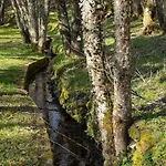 Et Etang, Exclusivement Privee