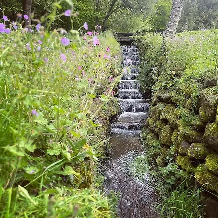 Et Etang, Exclusivement Privee Chalé Manzat