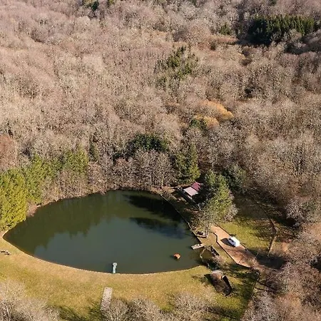 Et Etang, Exclusivement Privee Chalé Manzat