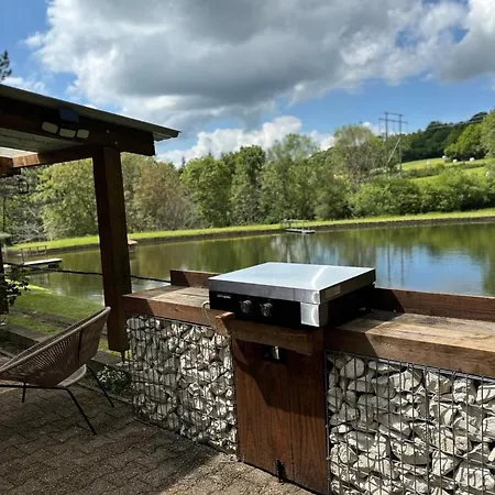 Chalé Et Etang, Exclusivement Privee Manzat