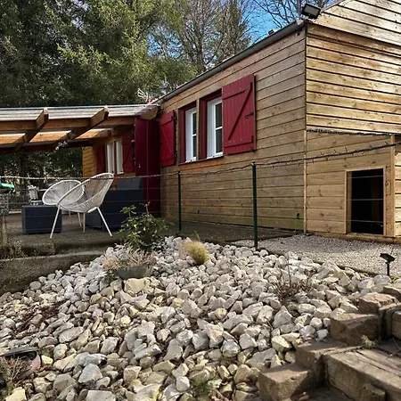 Chalé Et Etang, Exclusivement Privee Manzat