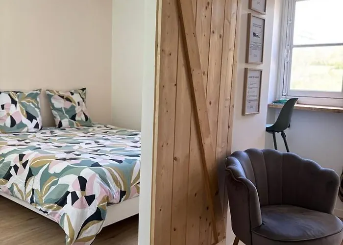 Et Etang, Exclusivement Privee *