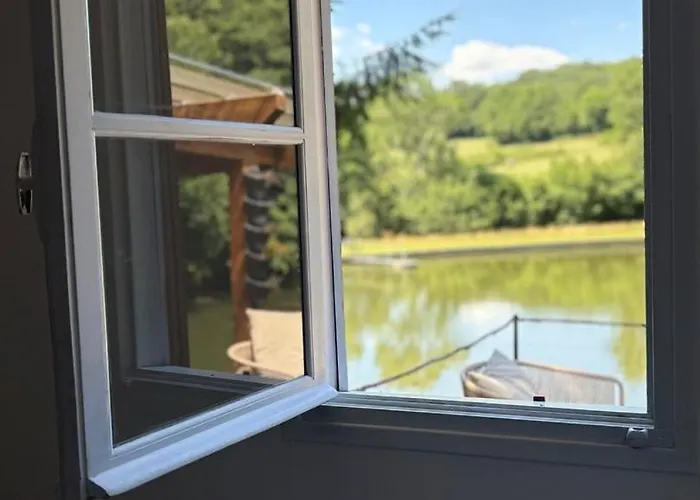 Et Etang, Exclusivement Privee