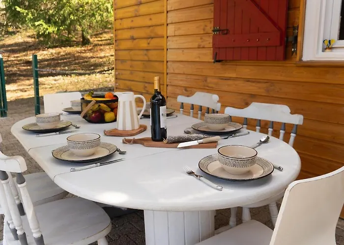 Et Etang, Exclusivement Privee